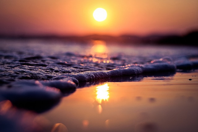 ภาพพระอาทิตย์ตกดิน-สะท้อนผิวน้ำ